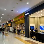 Apt Green Pramuka Tower O With Pool, Wi-Fi & Netflix