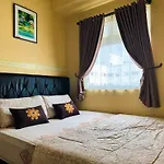 Apt Green Pramuka Tower O With Pool, Wi-Fi & Netflix