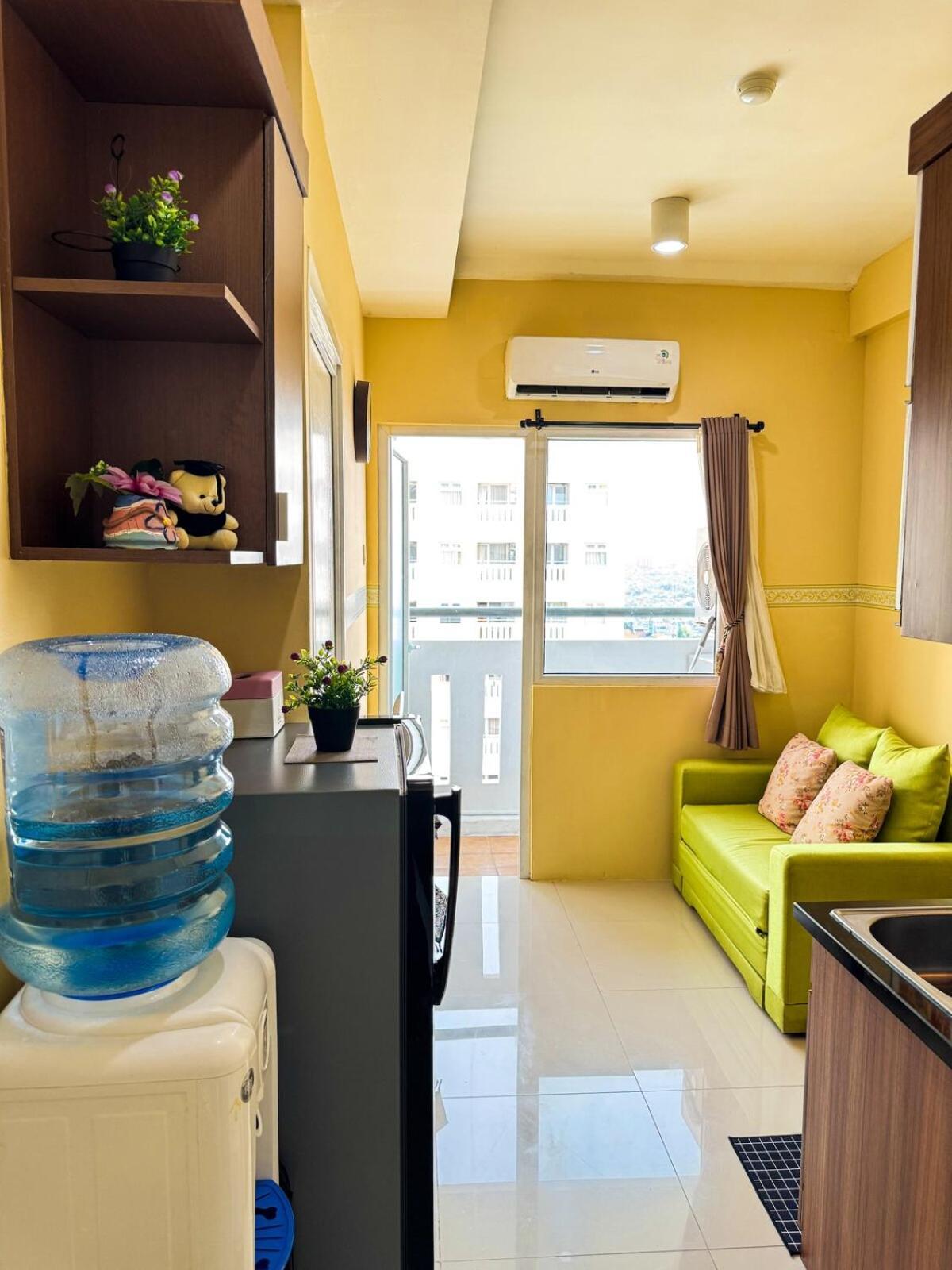 Pramuka Tower O With Pool, Wi-fi & Netflix *