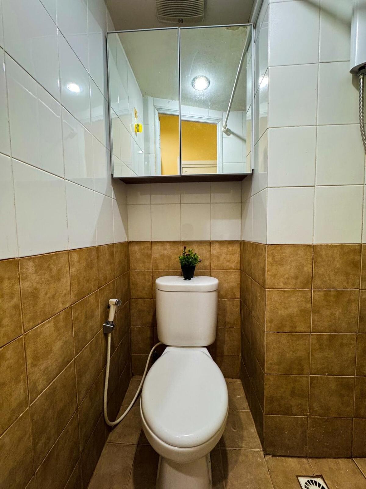 Pramuka Tower O With Pool, Wi-fi & Netflix * Jakarta