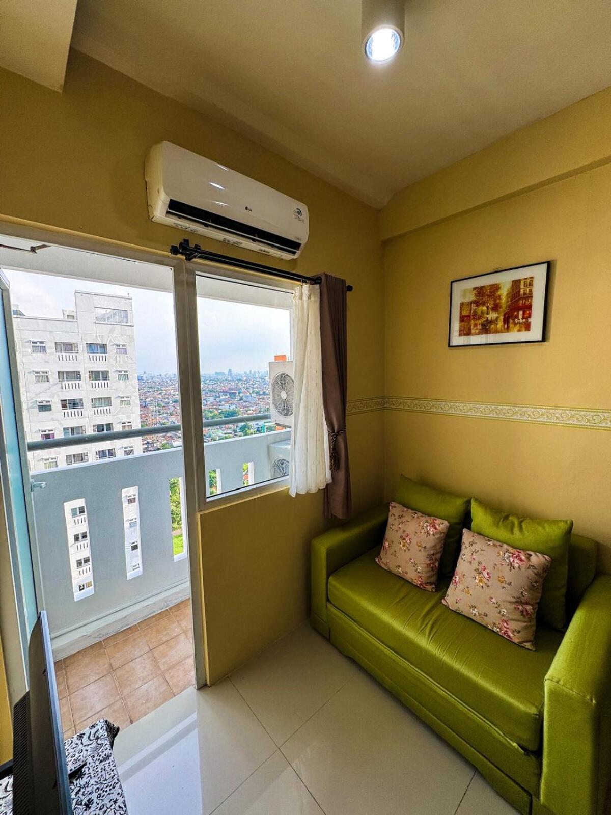 Pramuka Tower O With Pool, Wi-fi & Netflix By Damaresa Jakarta