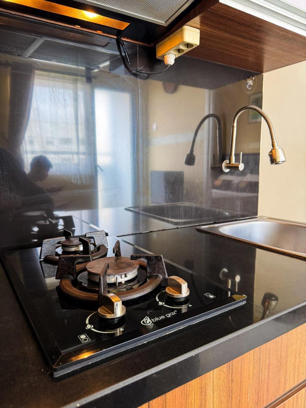 Pramuka Tower O With Pool, Wi-fi & Netflix By Damaresa * Jakarta